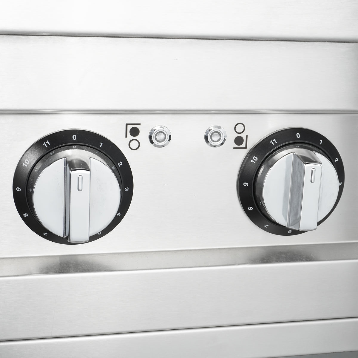Entry 700 cuisinière à induction 4 zones — Combisteel 7545.0010