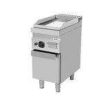 Plaque à snacker gaz professionnelle Unninox avec plaque lisse chromée sur meuble inox 6,5 kW pour restaurant, snack, friterie et cuisine professionnelle.