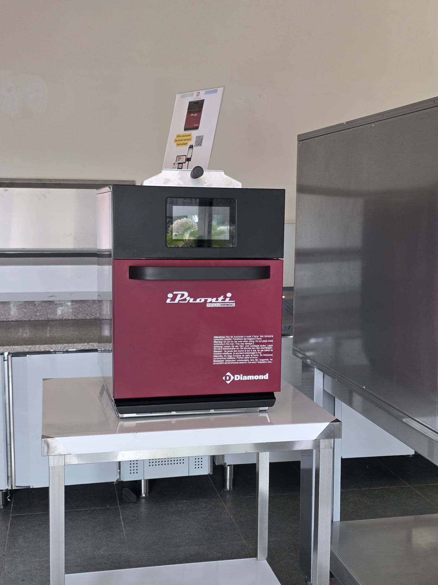 Déstockage Four ultrarapide - micro-onde, convection, mixte.
