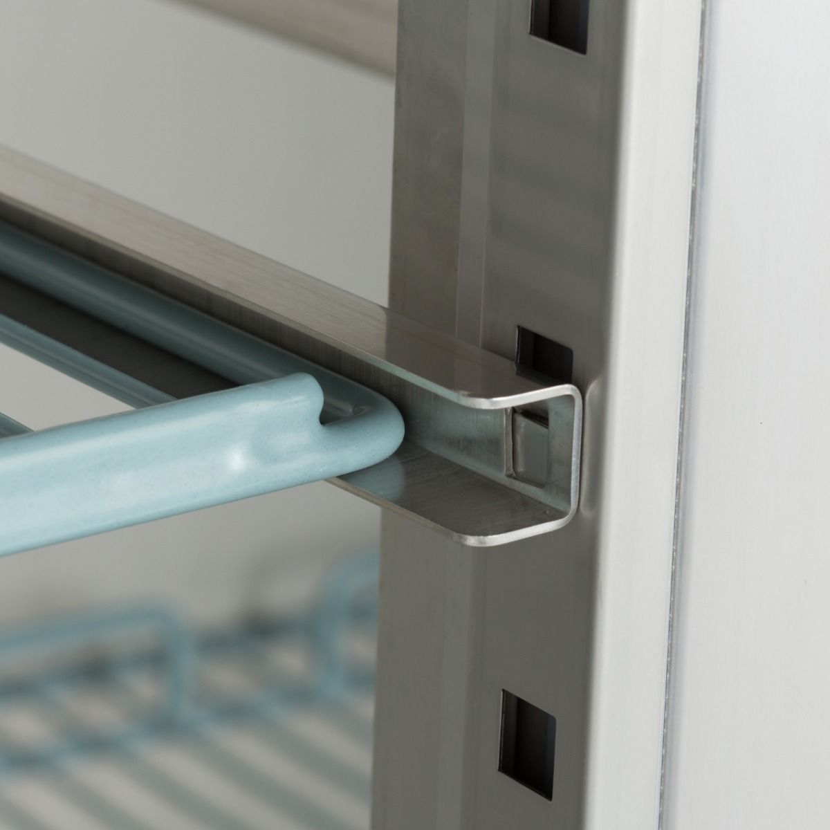 Réfrigérateur - 1400 L - 6 étagères réglables (2/1 GN) - sur roulettes - acier inoxydable – Maxima 09400020