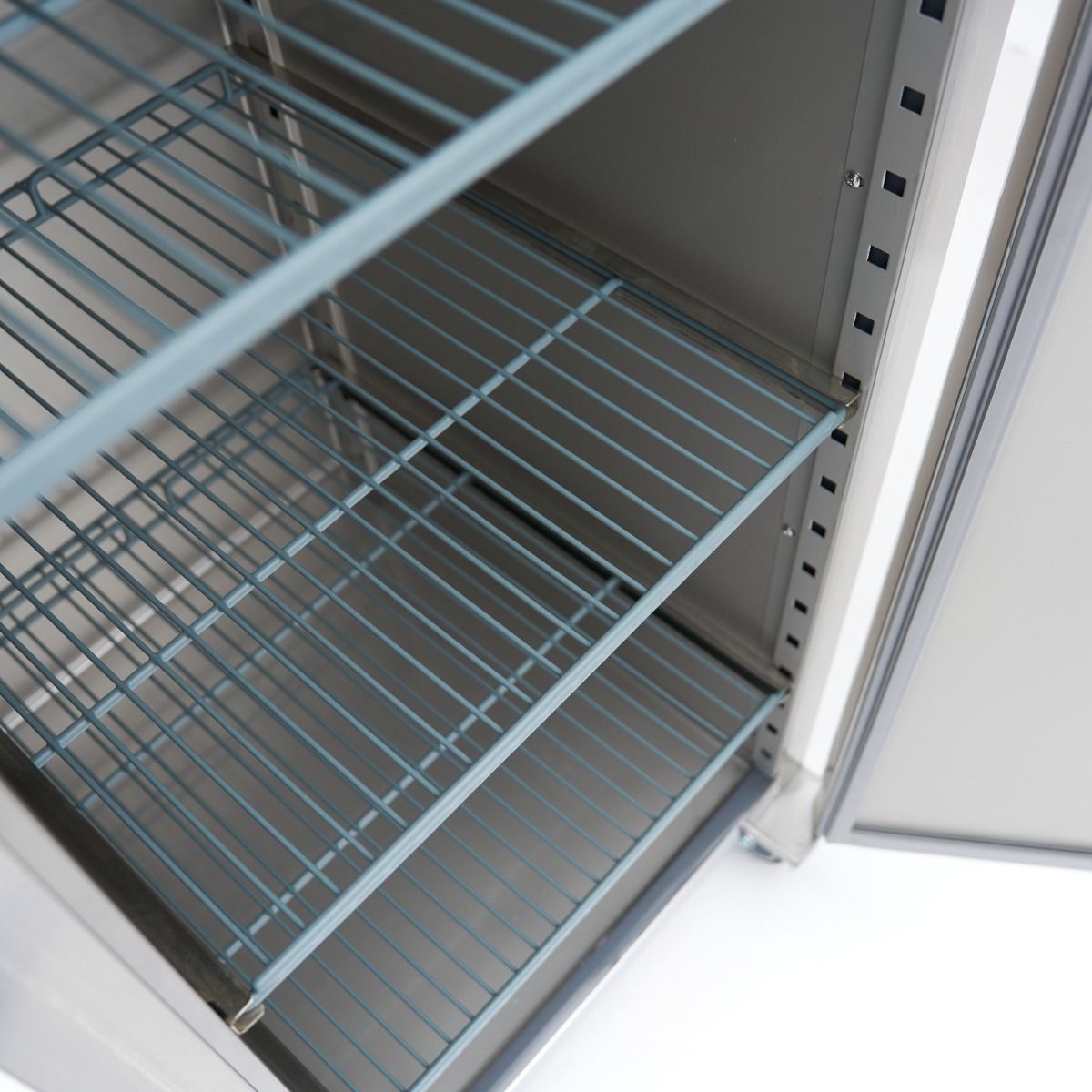 Congélateur - 400 L - 3 étagères réglables - acier inoxydable - sur roulettes – Maxima 09400136