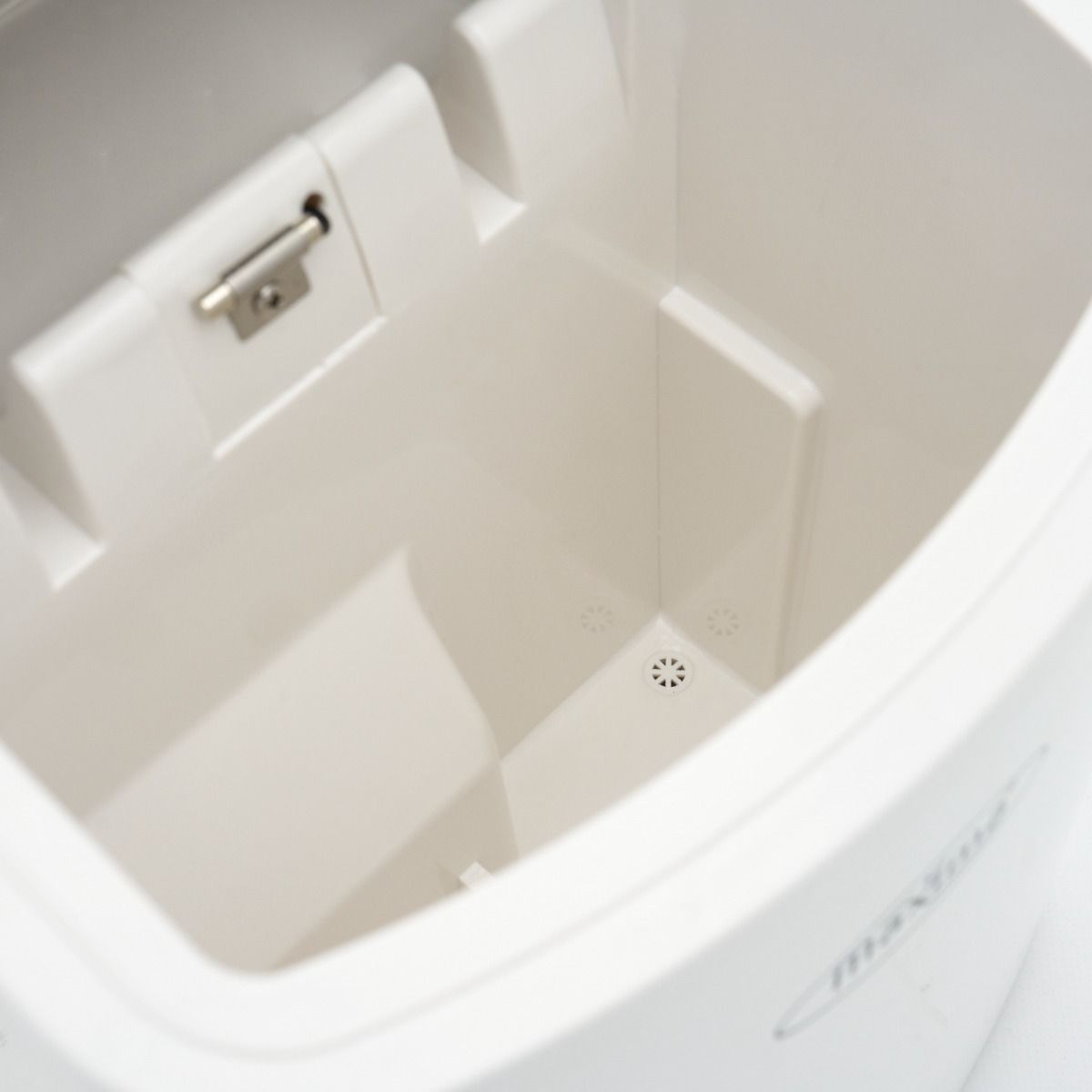 Machine à glaçons - 10-12 kg/jour - glaçons creux - refroidissement par air - blanc – Maxima 09100505