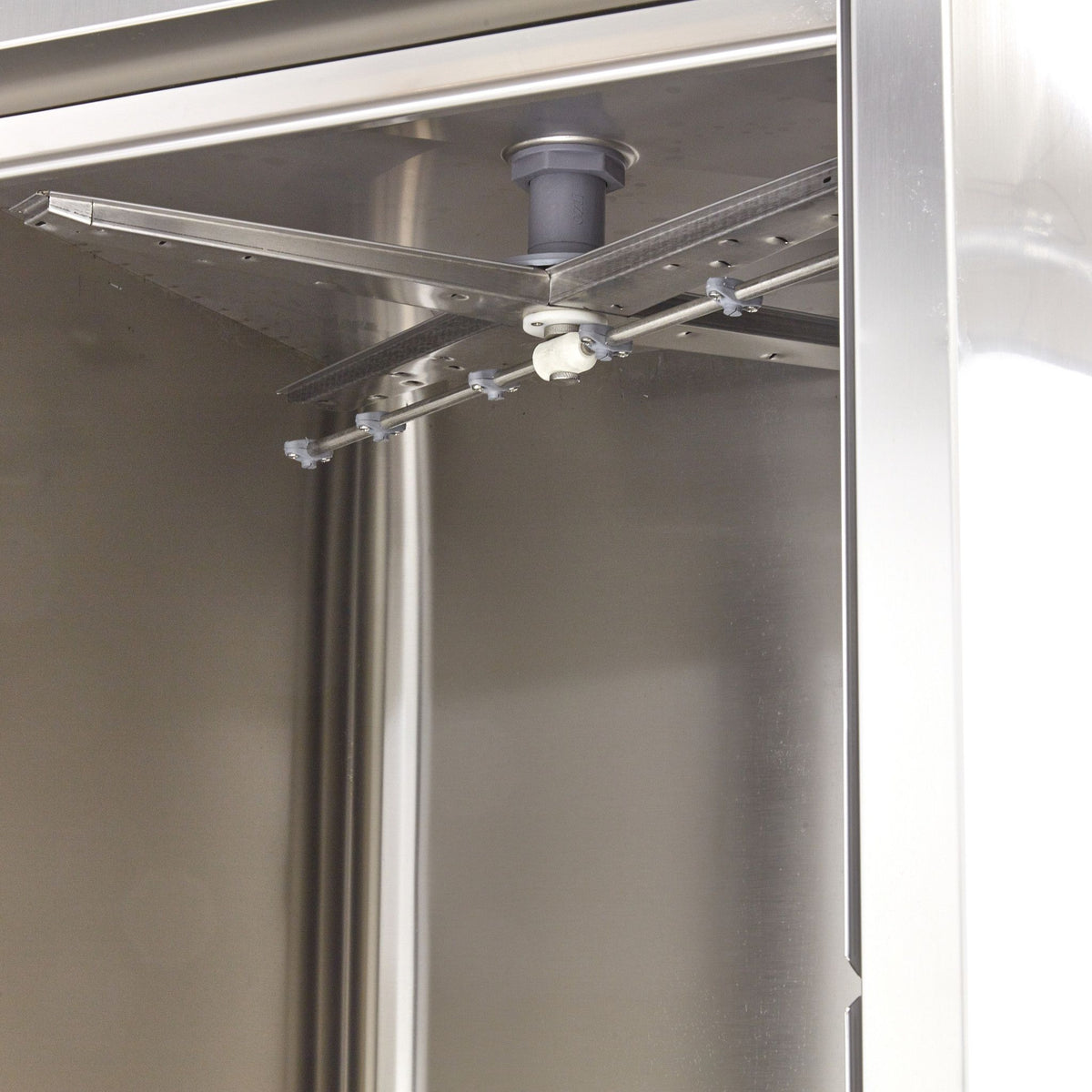Lave-ustensiles - 60 x 76 cm - avec pompe à savon et à rinçage - 400V – Maxima 09200775