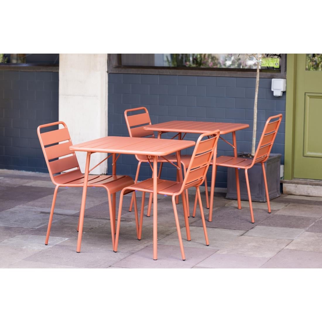 Table carrée à lattes en acier Bolero terracotta — CK064