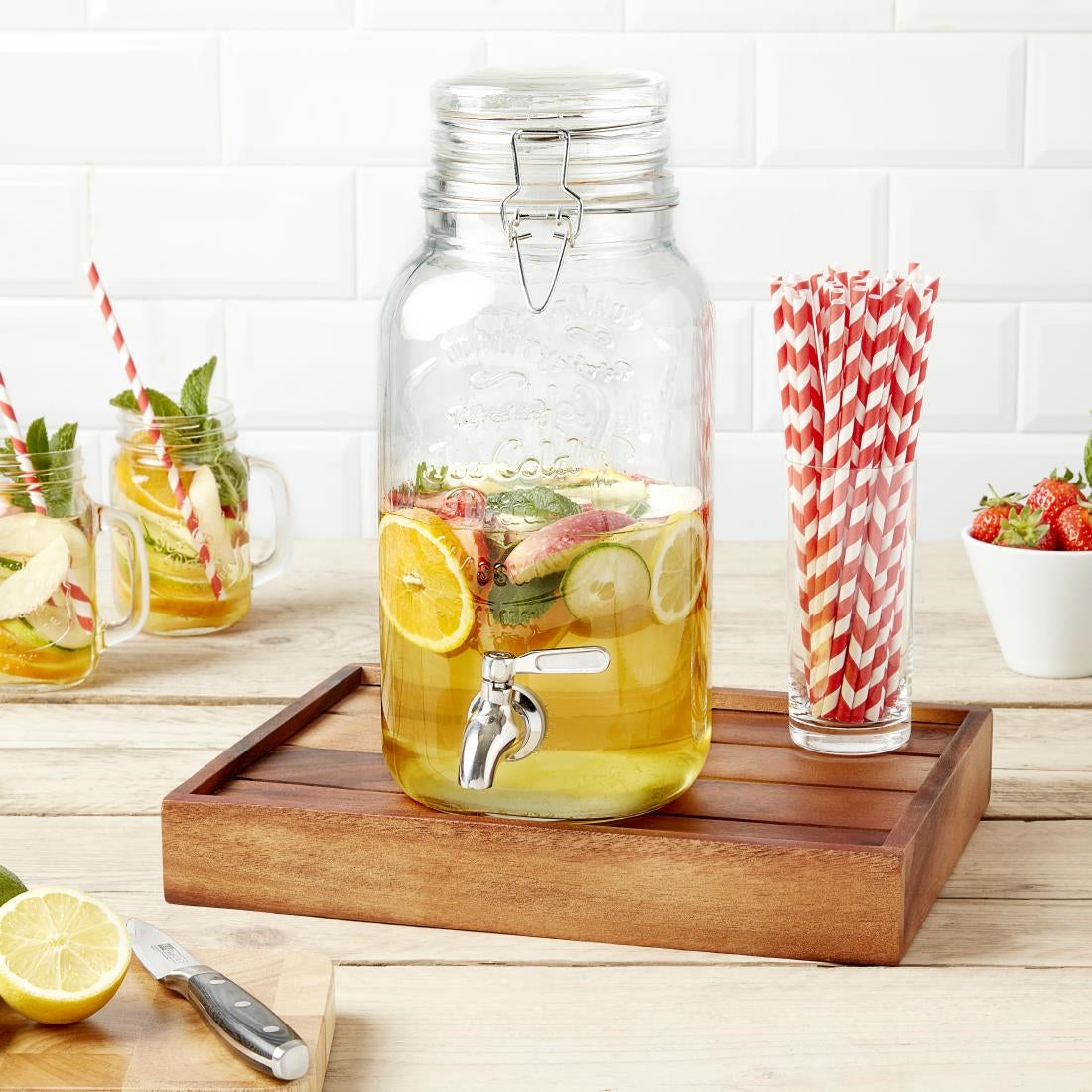 Distributeur de boissons rétro à fermeture métallique Olympia — CN680