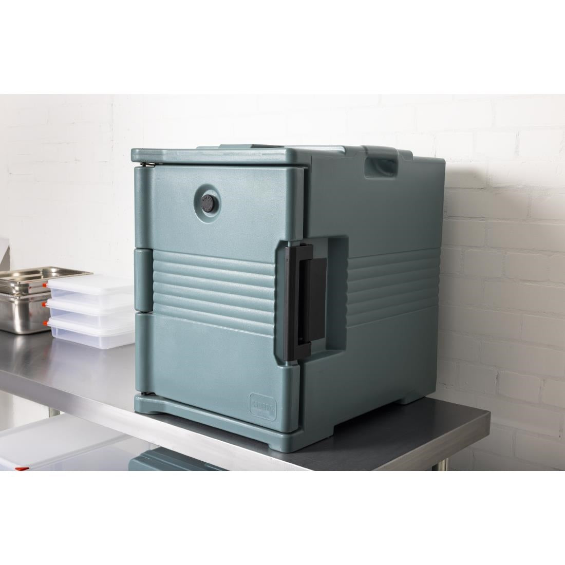 Conteneur de transport isotherme GN 1/1 chargement frontal Cambro 89L — CT429