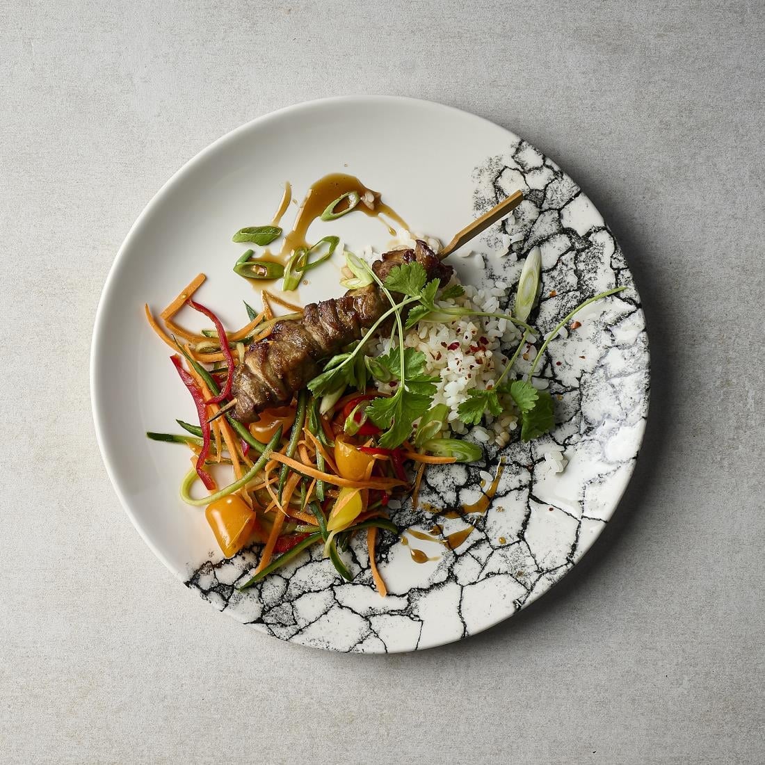 Assiettes rondes Churchill Kintsugi Accents Quartz Black Evolve 260mm (Lot de 12) — CU665