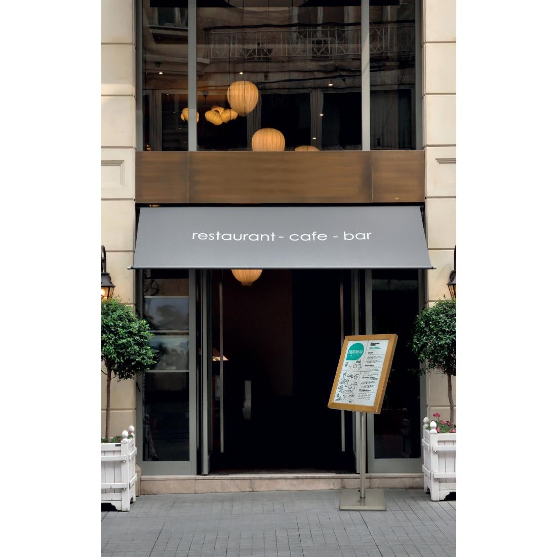 Porte-menu à LED blanches en teck Securit 4xA4 avec poteau et socle — DP529