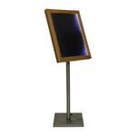 Porte-menu à LED blanches en teck Securit 4xA4 avec poteau et socle — DP529