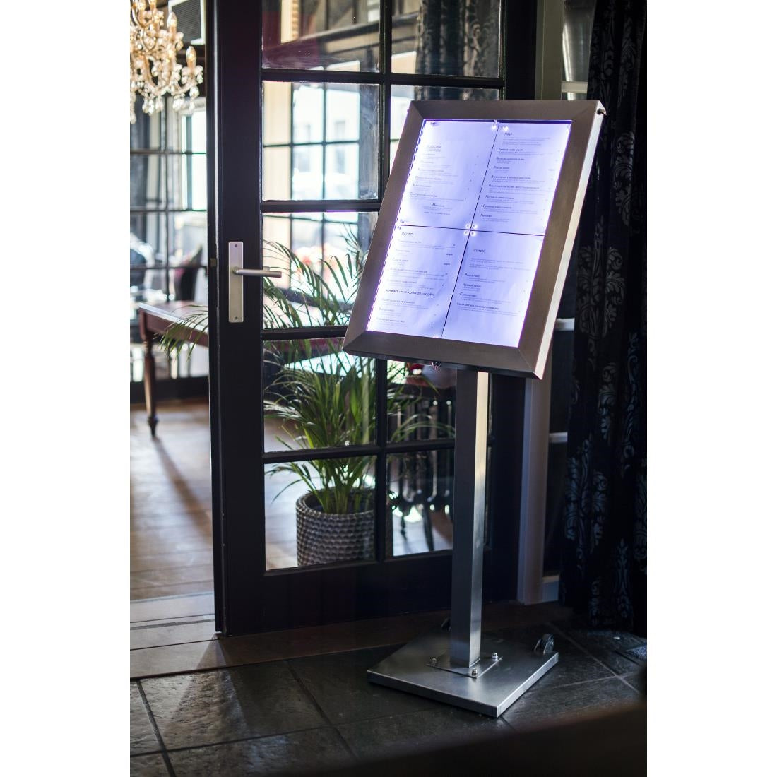 Porte-menu à LED couleurs en inox Securit 4xA4 avec poteau et socle — DP704