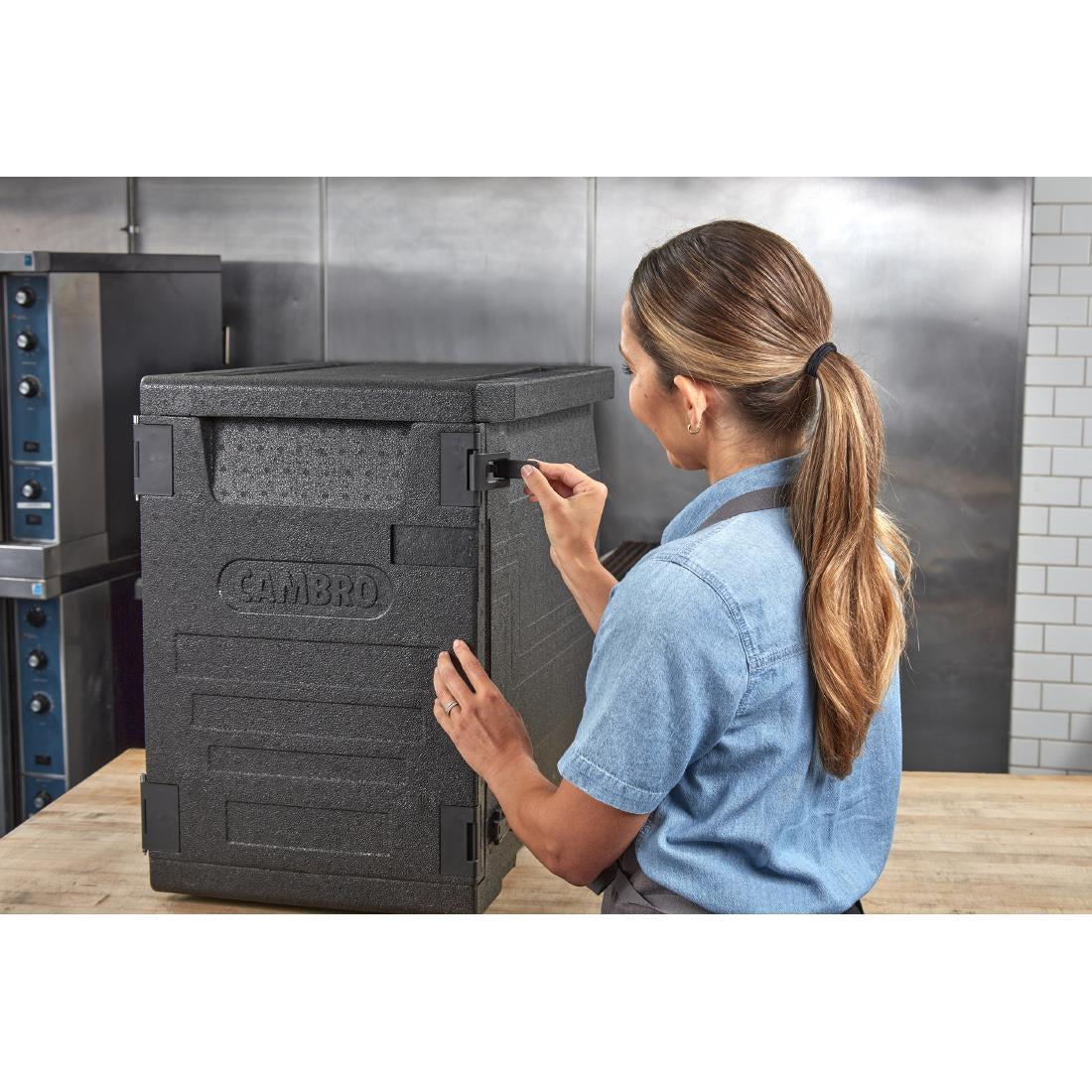 Conteneur EPP à chargement frontal GN 1/1 Cambro 86L — DW565