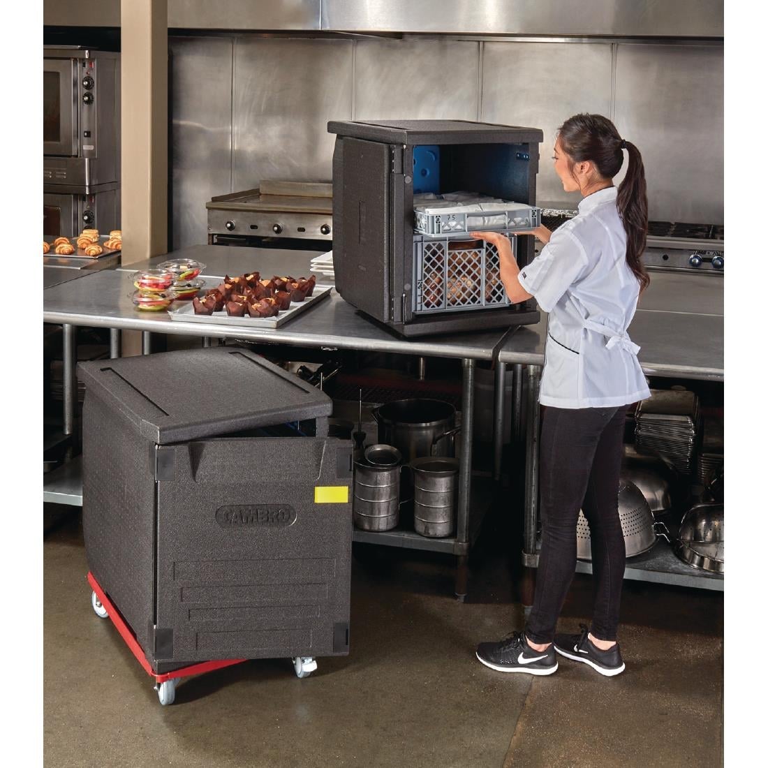 Conteneur EPP à chargement frontal 600 x 400mm Cambro 155L sans glissières — DW585