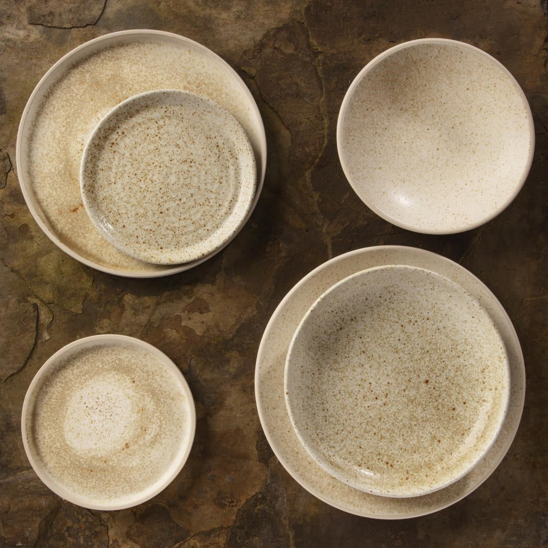 Assiettes plates beige moucheté Olympia Canvas 180mm (lot de 6) — FA337