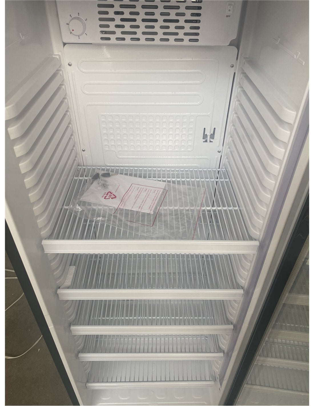 Vitrine Réfrigérée Boissons 380 L - Porte Vitrée Verrouillable