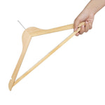 Cintres antivol en bois Bolero (lot de 10) — FU398