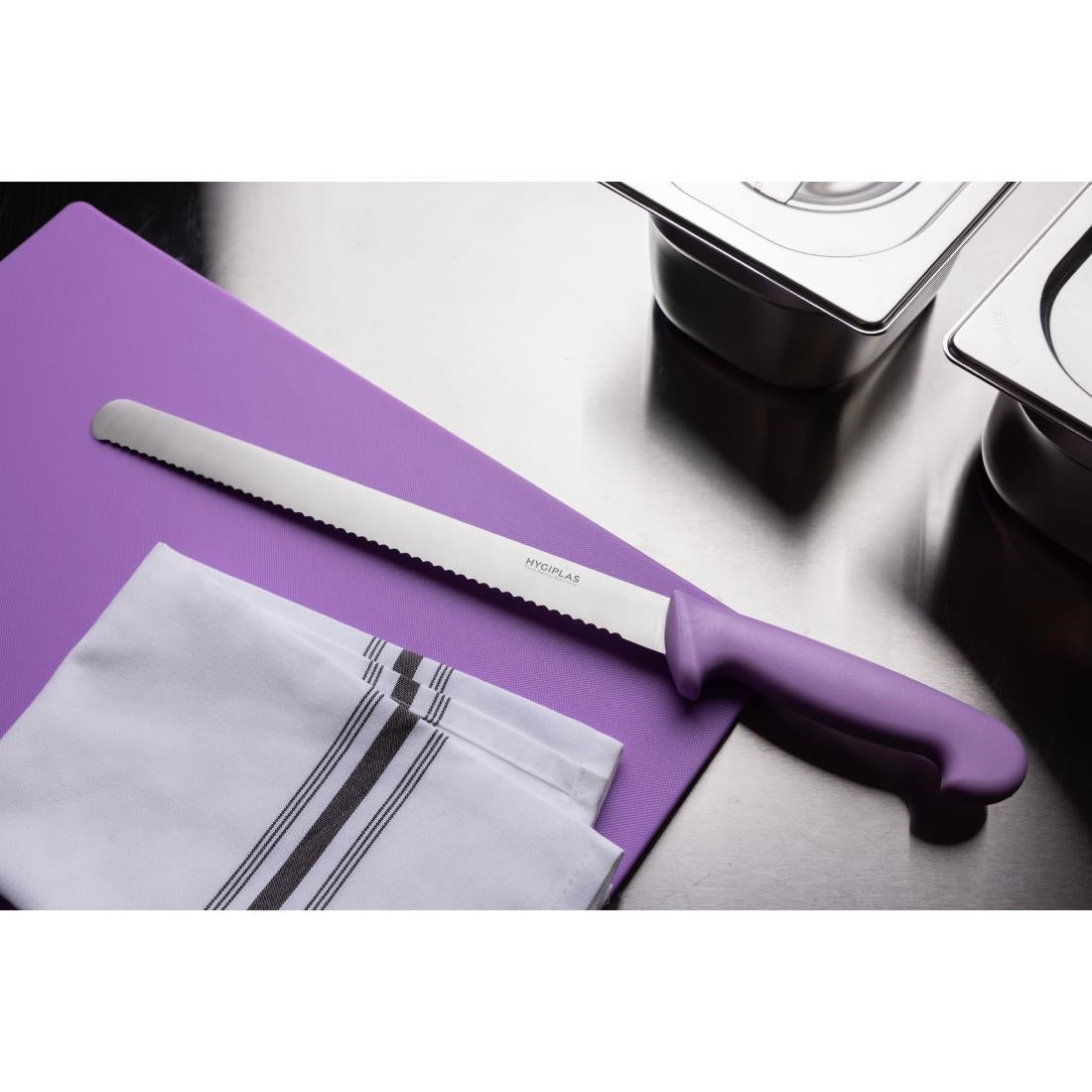 Couteau à génoise dentelé Hygiplas violet 30,5cm — FX119