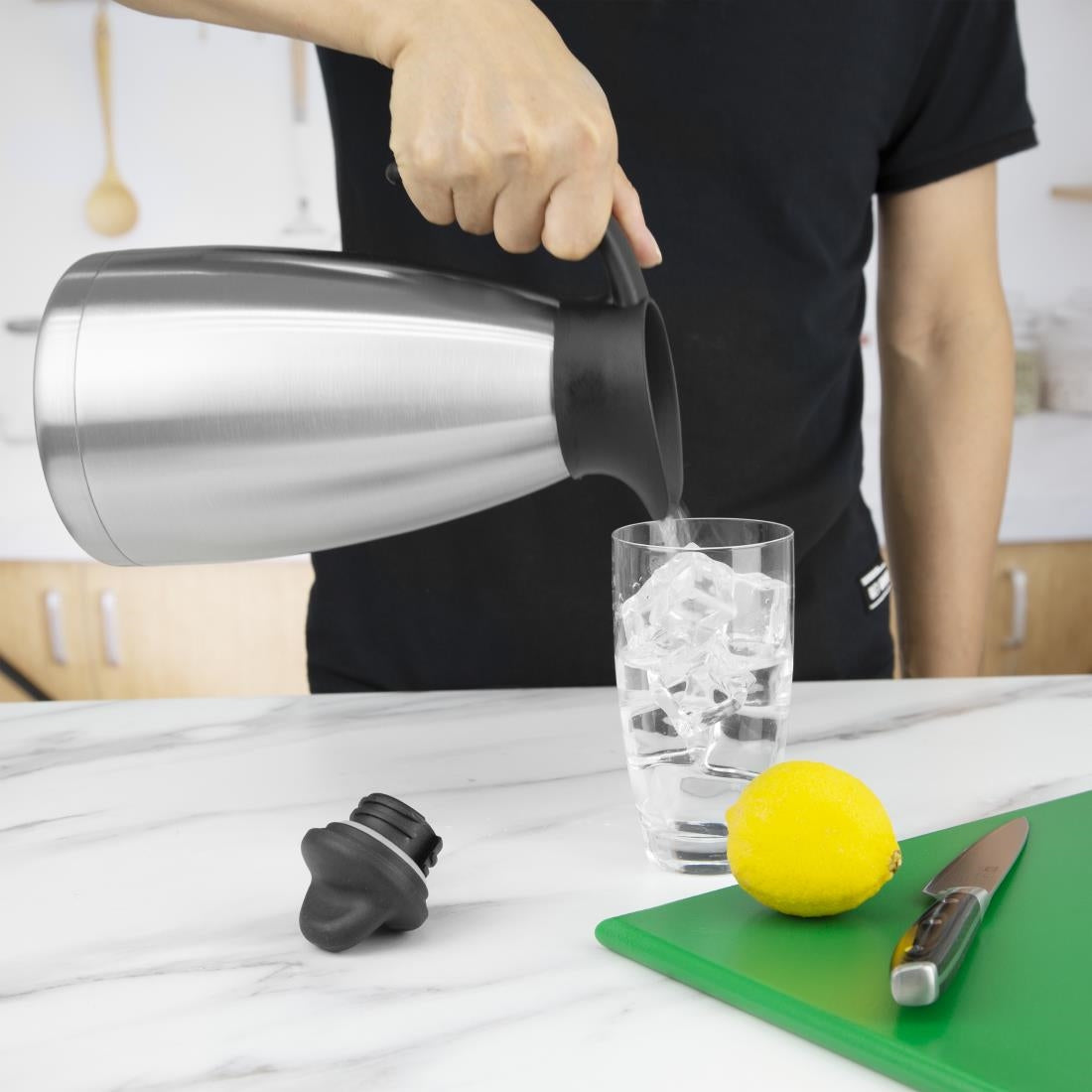 Pichet isotherme bouchon à vis Olympia 1,5L — GD299