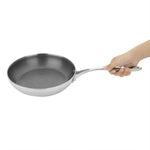 Sauteuse en inox avec revêtement Tri-Shield Vogue 24cm — GP188