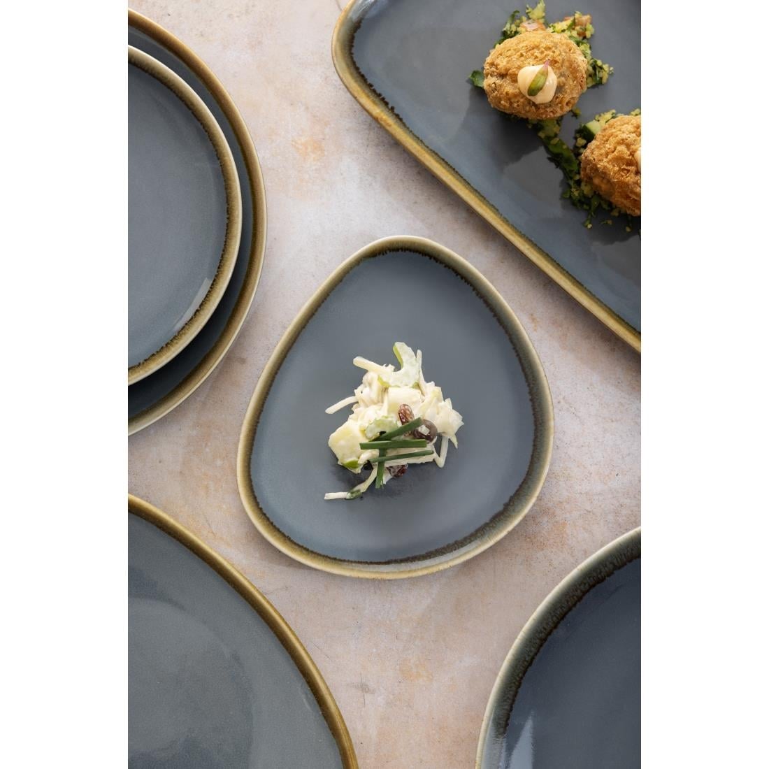 Assiettes triangulaires Olympia Kiln océan 165mm (lot de 6) — GP341
