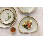 Assiettes triangulaires Olympia Kiln mousse 230mm (lot de 6) — GP473