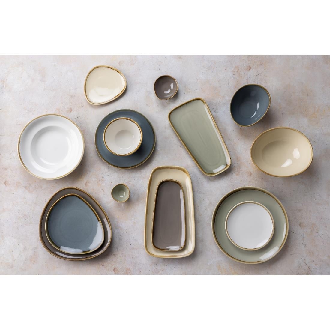 Assiettes triangulaires Olympia Kiln sable 165mm (Lot de 6) — GP325