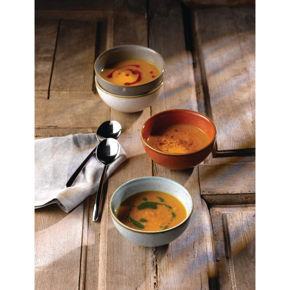 Bols à soupe ronds Churchill Stonecast bleu pâle 132mm (lot de 12) — HC827