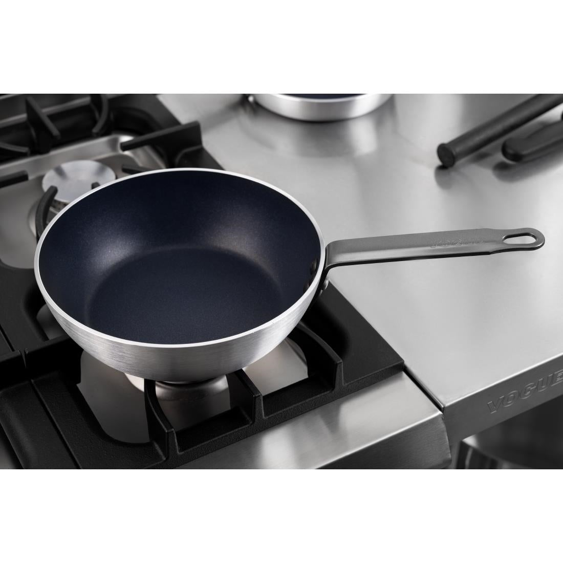 Sauteuse antiadhésive en aluminium Vogue Teflon Platinum Plus 240mm — HT986