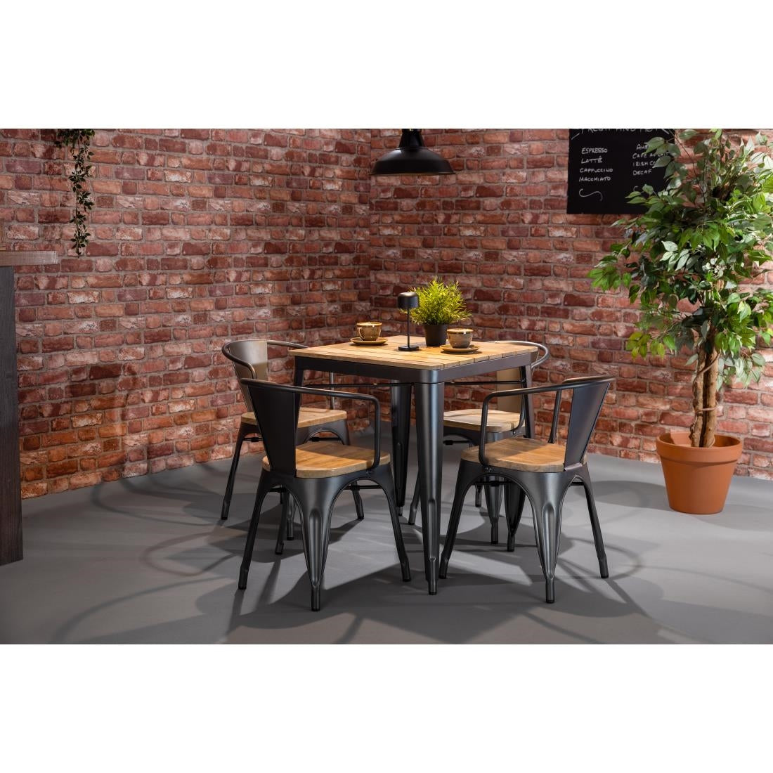 Table à manger à plateau à lattes en bois de manguier et piètement gris acier Bolero Bistro 650 mm — HZ813