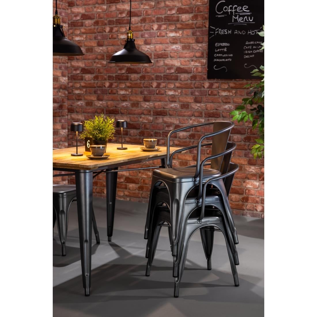 Table à manger à plateau à lattes en bois de manguier et piètement gris acier Bolero Bistro 1200 mm — HZ811