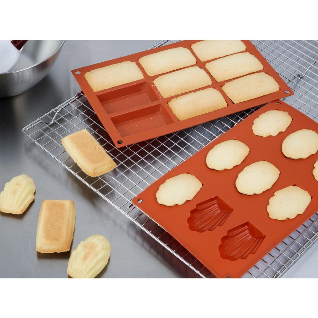 Plaque de 9 moules à madeleine en silicone Vogue — JA314