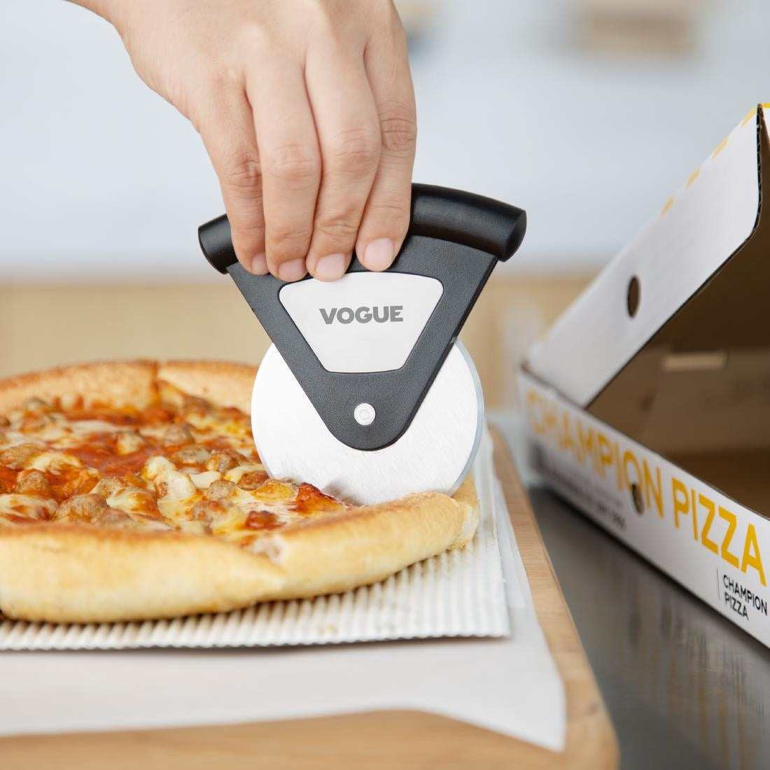 Roulette à pizza en inox Vogue noir — JA897