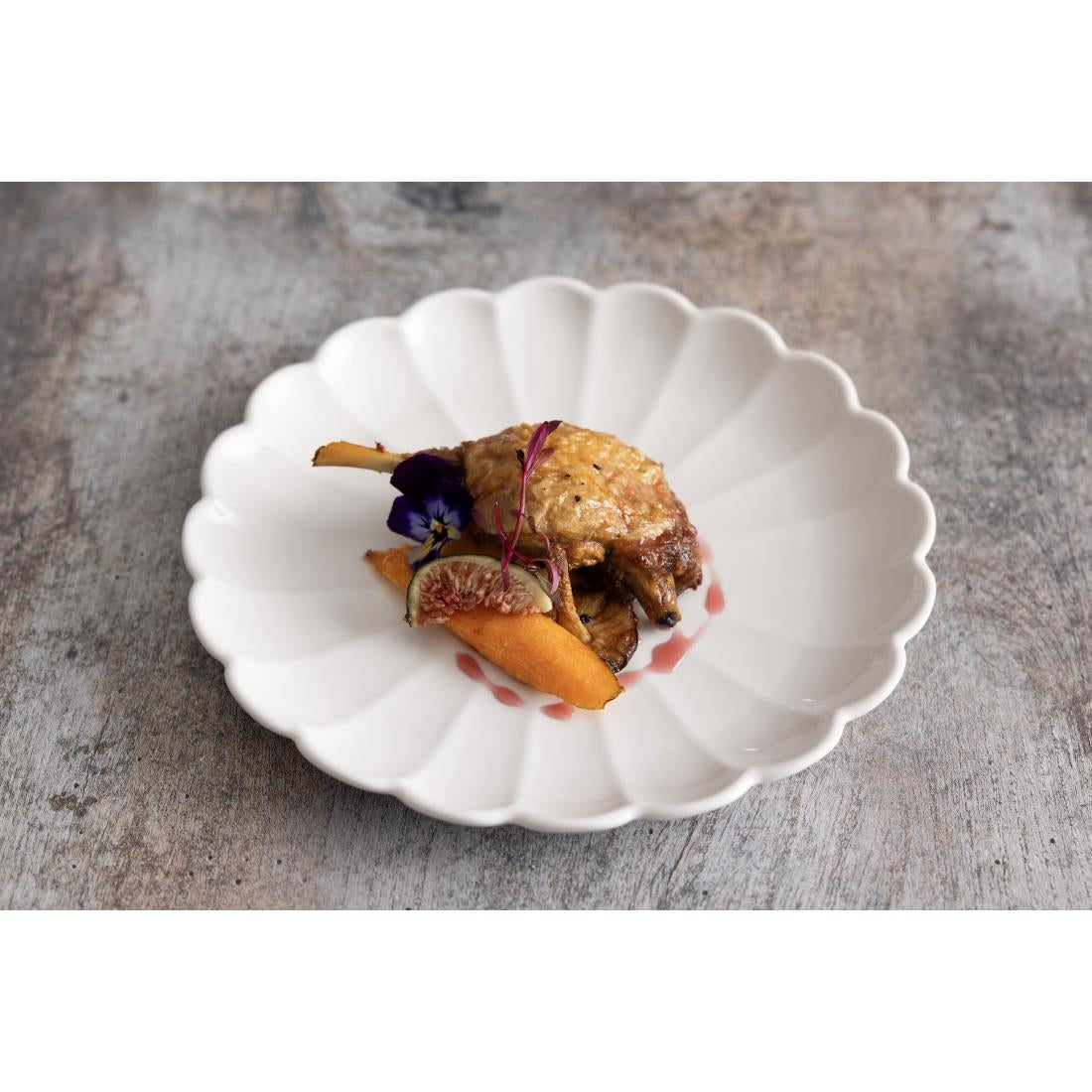 Assiettes festonnées Olympia Bloom blanches 226 mm (lot de 6) — JB394