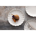 Assiettes festonnées Olympia Bloom blanches 226 mm (lot de 6) — JB394