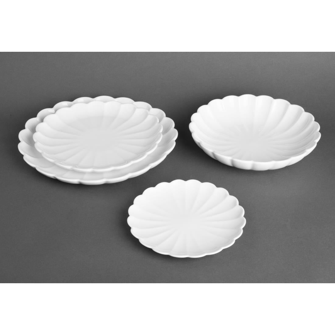 Assiettes festonnées Olympia Bloom blanches 226 mm (lot de 6) — JB394