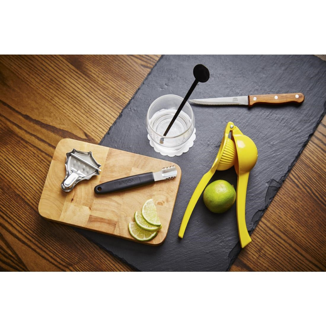 Planche à découper rectangulaire en bois Vogue 230 x 150mm — C461
